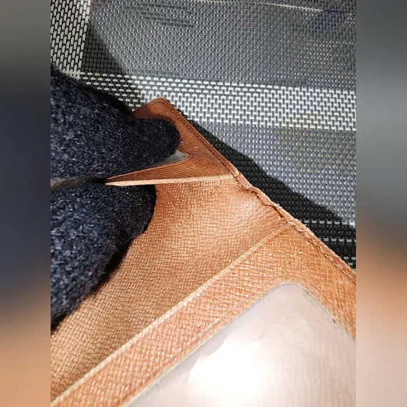 ๐ฅBUNDLE 3 Authentic LOUIS VUITTON Wallets ๐ฅGreat deal! Don't miss this chance! - Picture 9 of 16